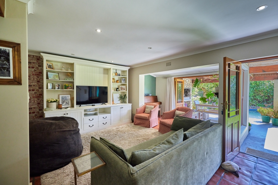 4 Bedroom Property for Sale in Milkwood Park Western Cape